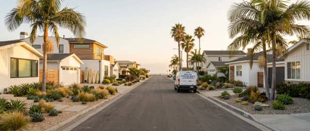 Appliance repair technician in Fullerton, CA kitchen