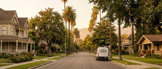 Appliance repair technician in Redlands, CA kitchen