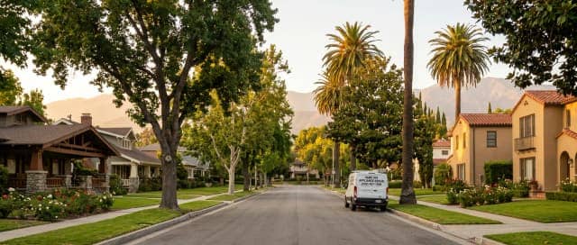 Appliance repair technician in Upland, CA kitchen